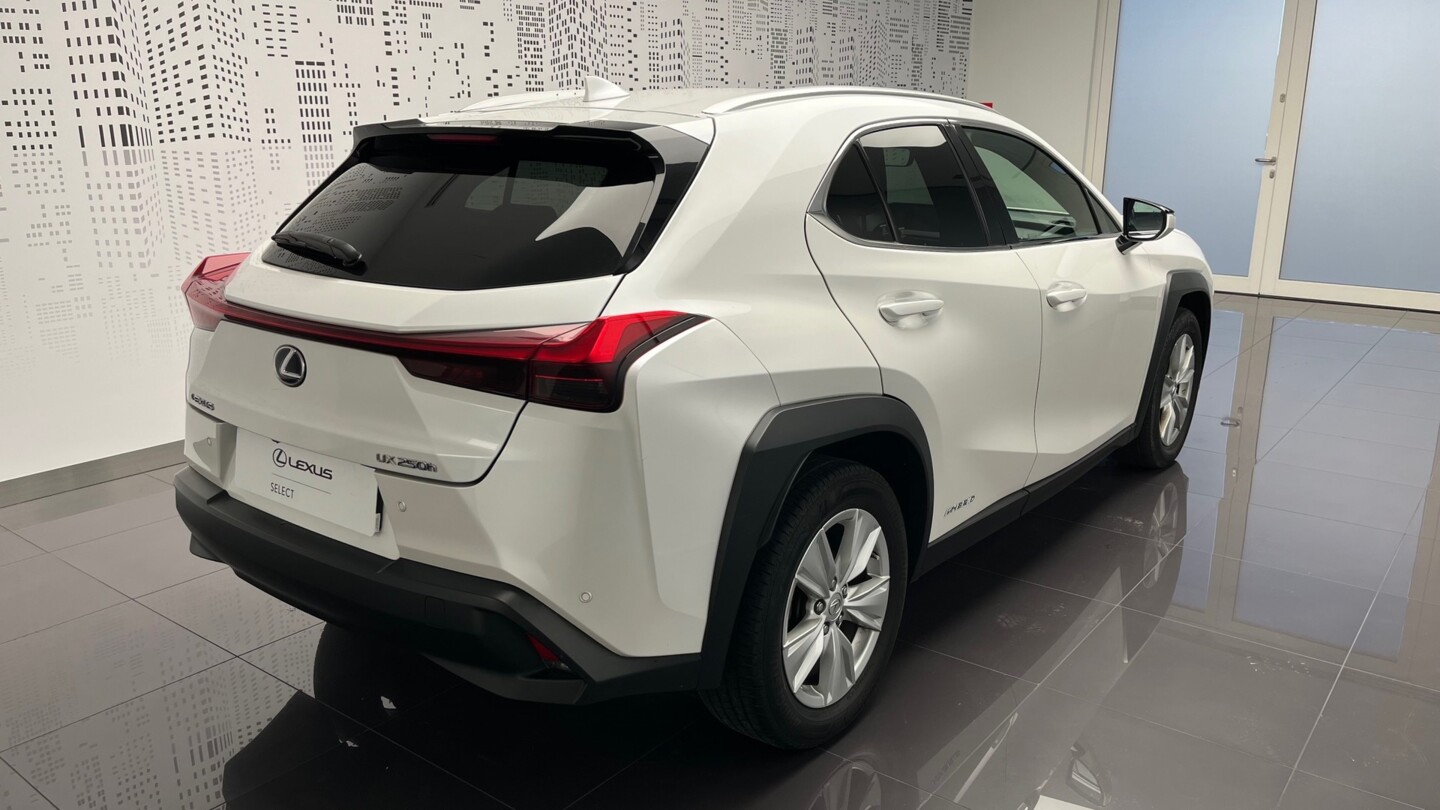 Lexus UX