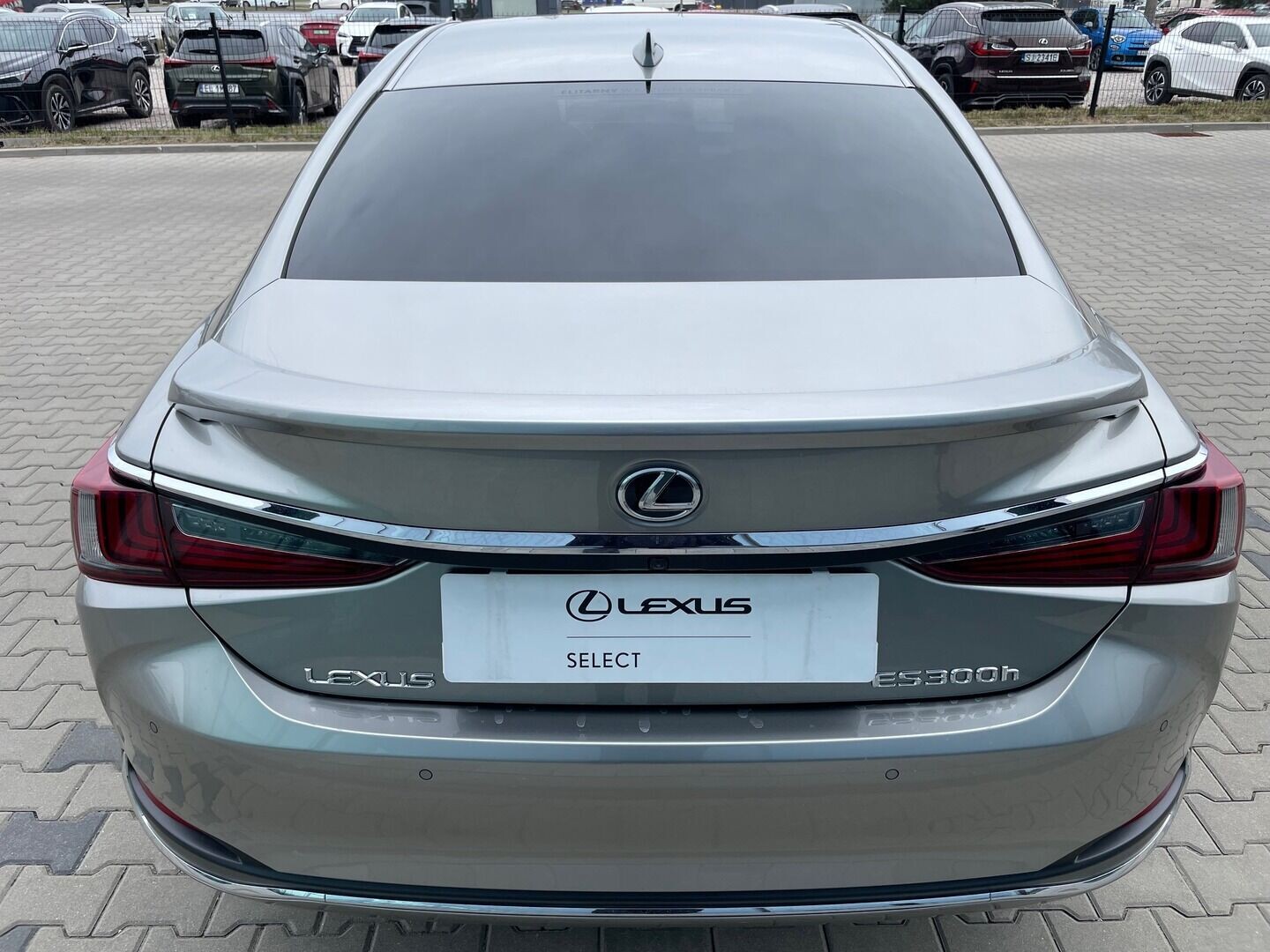 Lexus ES