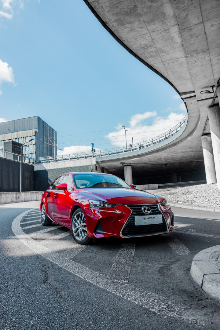 Lexus IS