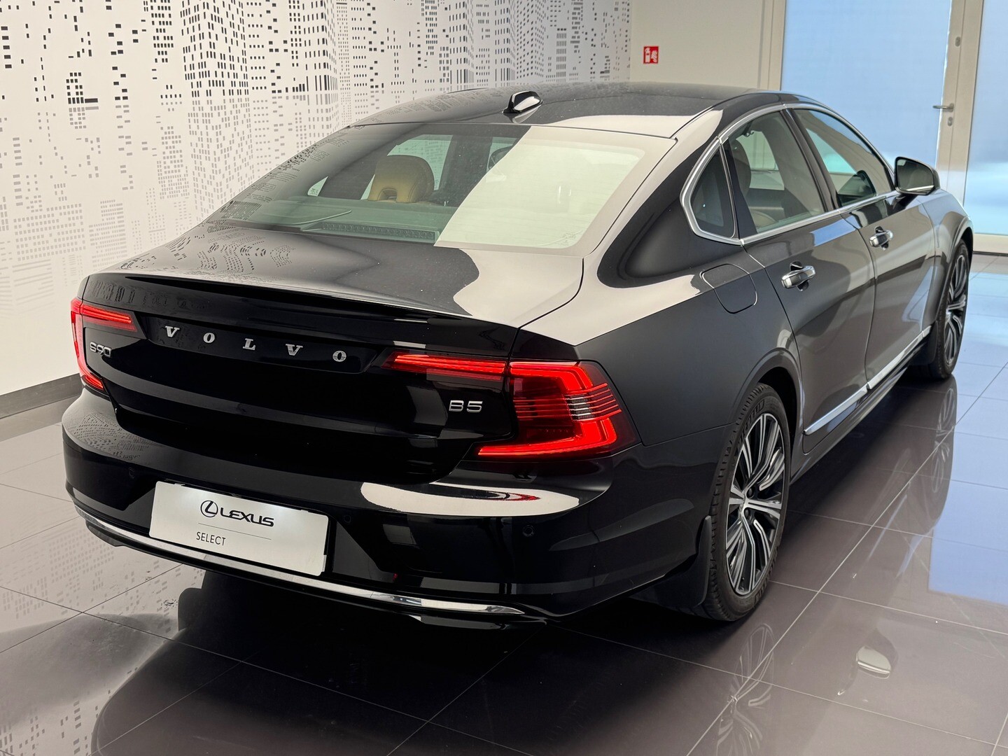 Volvo S90